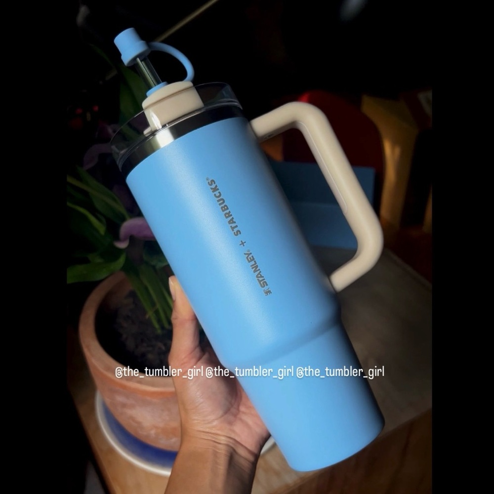 *New release* Stanley x Starbucks China blue 30oz